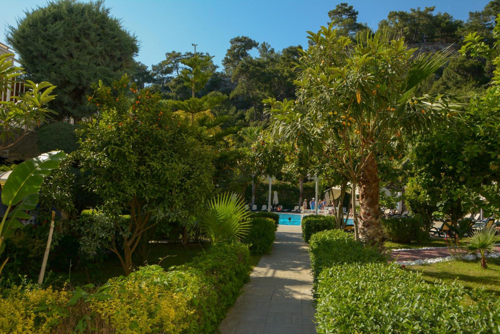 Miramor Hotel & Spa Antália Exterior foto The gardens of the hotel