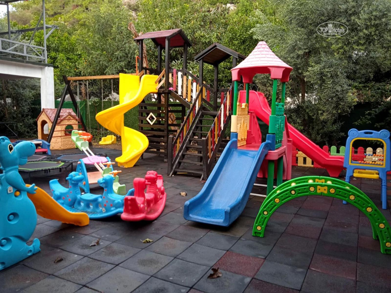 Miramor Hotel & Spa Antália Exterior foto Playground in a school